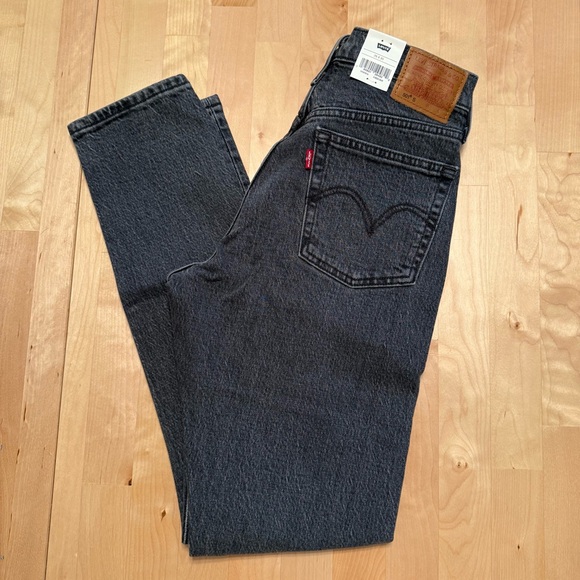 NWT Levi’s 501 Skinny Jeans - women’s 26x30 - Picture 2 of 12